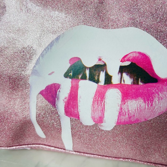 Kylie Cosmetics 2017 THE BIRTHDAY COLLECTION Limited Edition Makeup Bag - Picture 2 of 8
